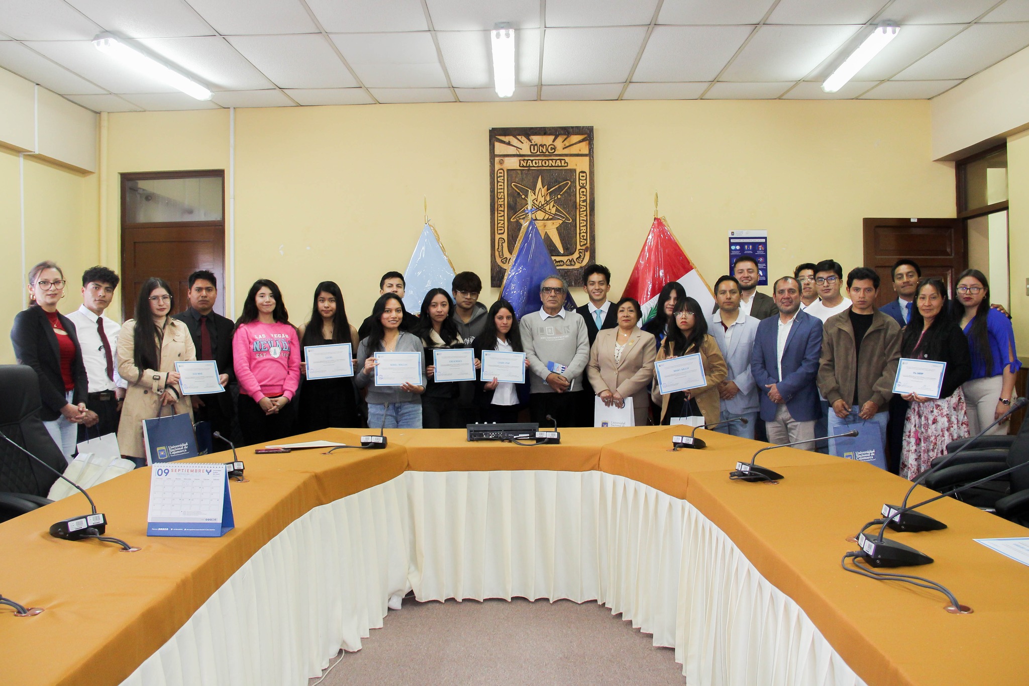 Premiación de ganadores de la II Feria Universitaria de Emprendimientos Innovadores 2025 1