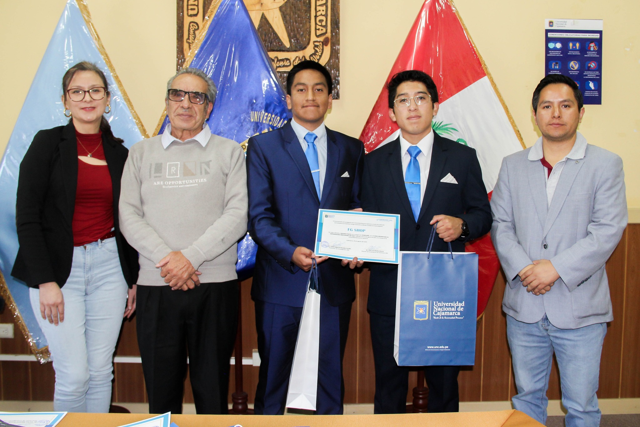 Premiación de ganadores de la II Feria Universitaria de Emprendimientos Innovadores 2025 2