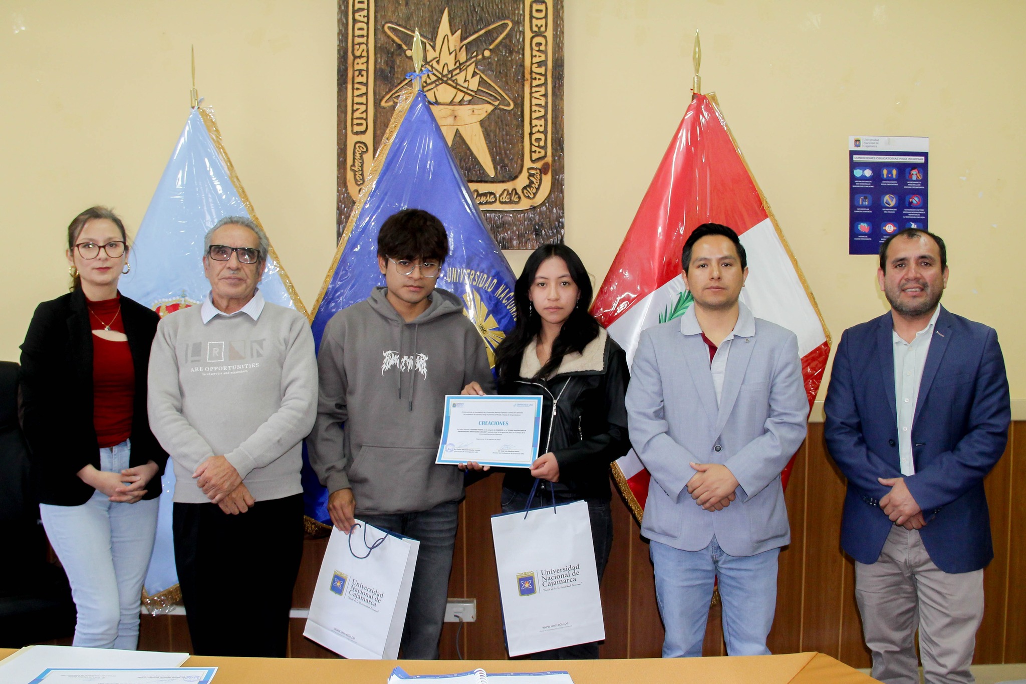 Premiación de ganadores de la II Feria Universitaria de Emprendimientos Innovadores 2025 8