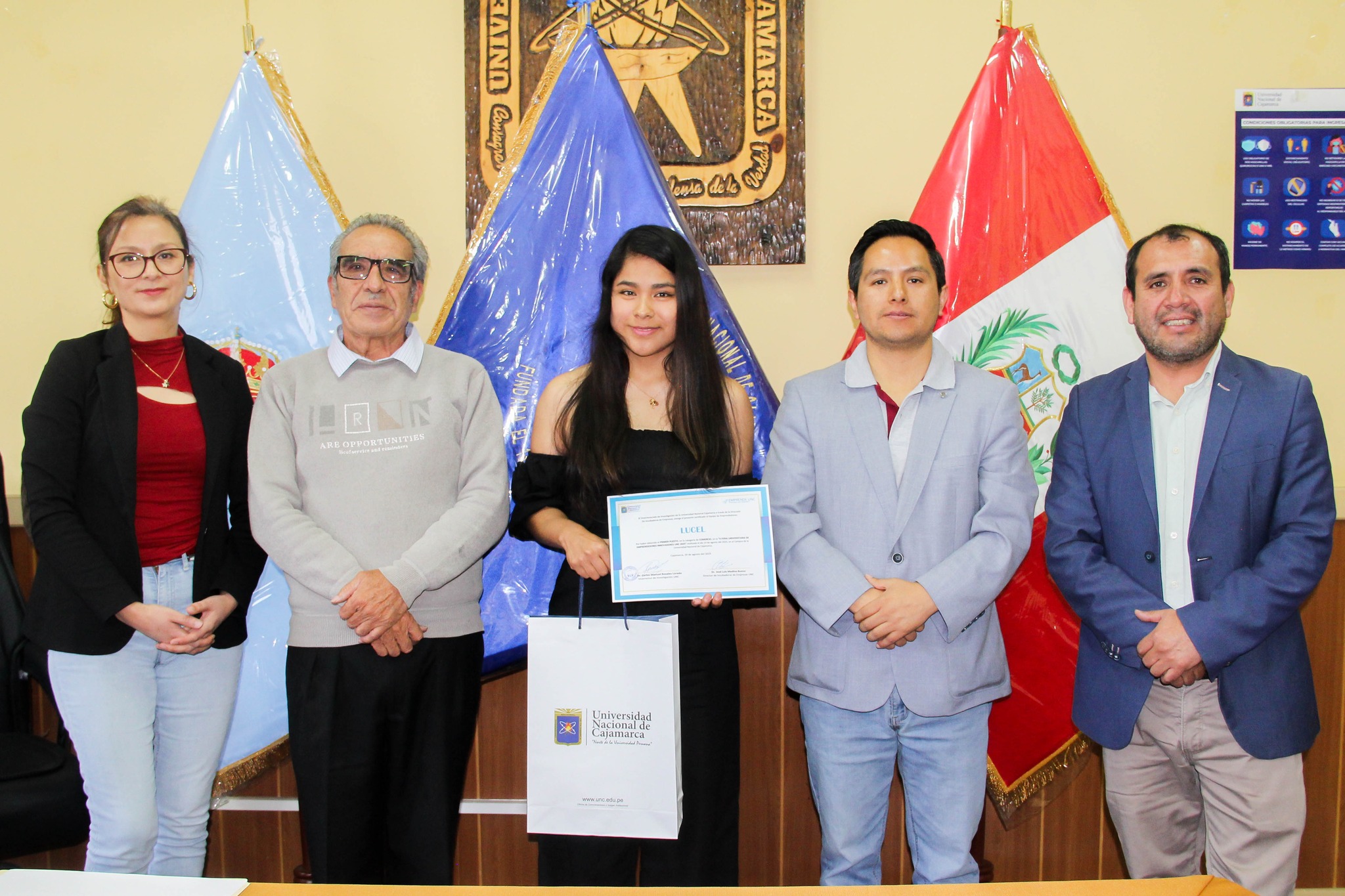 Premiación de ganadores de la II Feria Universitaria de Emprendimientos Innovadores 2025 9