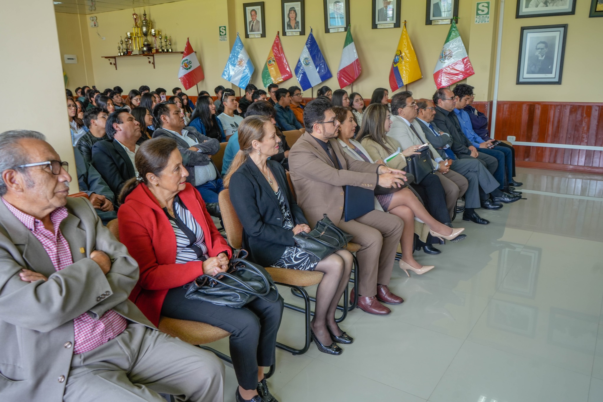 FACULTAD DE DERECHO PRESENTÓ LOS VOLÚMENES 14 Y 15 DE LA REVISTA QUAESTIO IURIS6